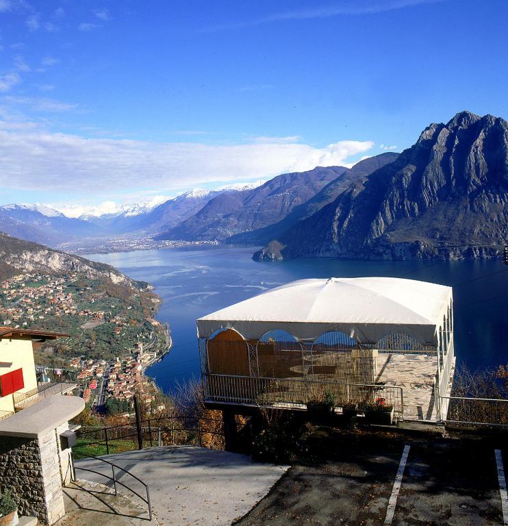 Hotel Poggio D'Oro Riva di Solto Dış mekan fotoğraf