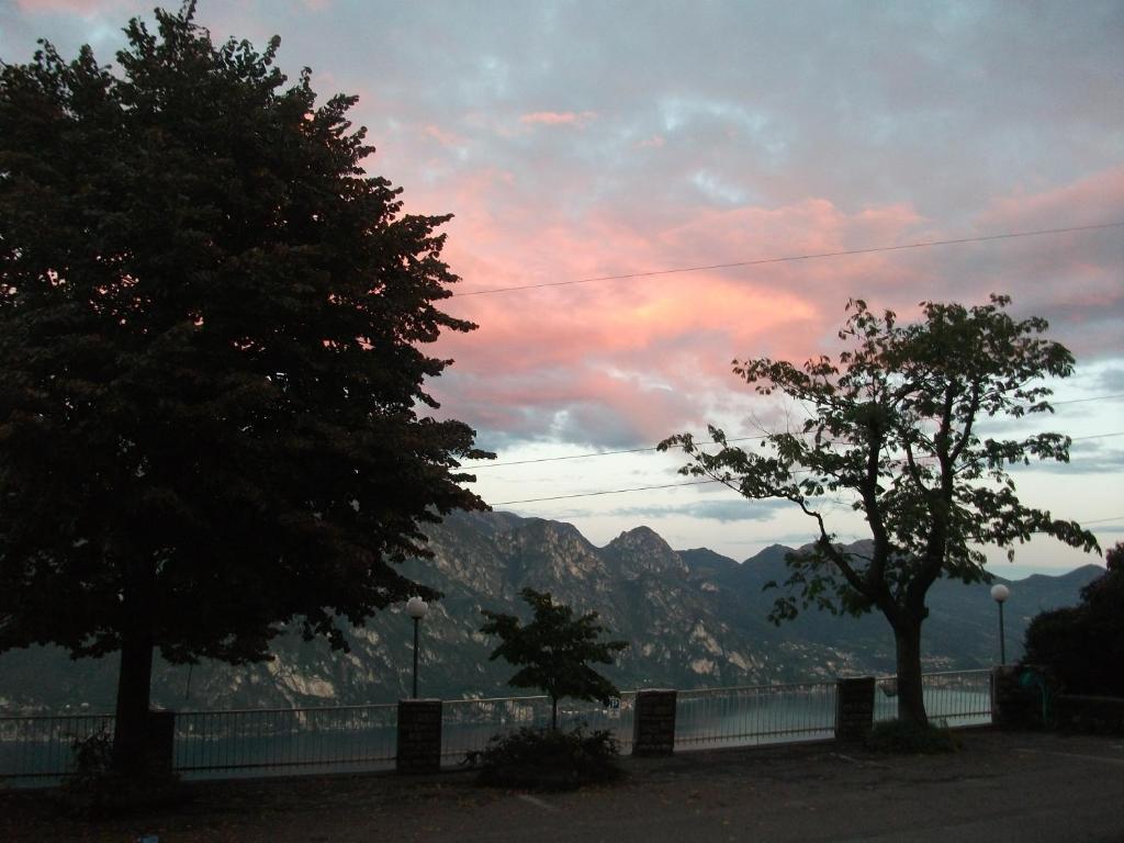 Hotel Poggio D'Oro Riva di Solto Dış mekan fotoğraf